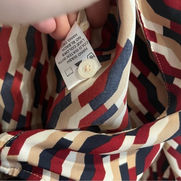 Dress Forum size small maroon and tan geometric wrap long sleeve top vneck - Picture 5 of 9